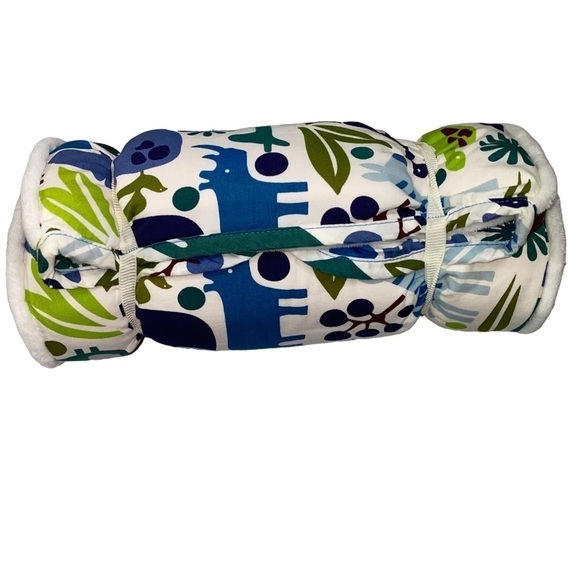 Ah Goo Baby The Plush Pad Portable Changing Pad with Memory Foam - Zoo Frenzy - Picture 4 of 9